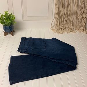 Gap “Real Straight Fit” dark wash jeans size 8